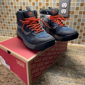 NWT Vans Ultrarange exo hi unisex